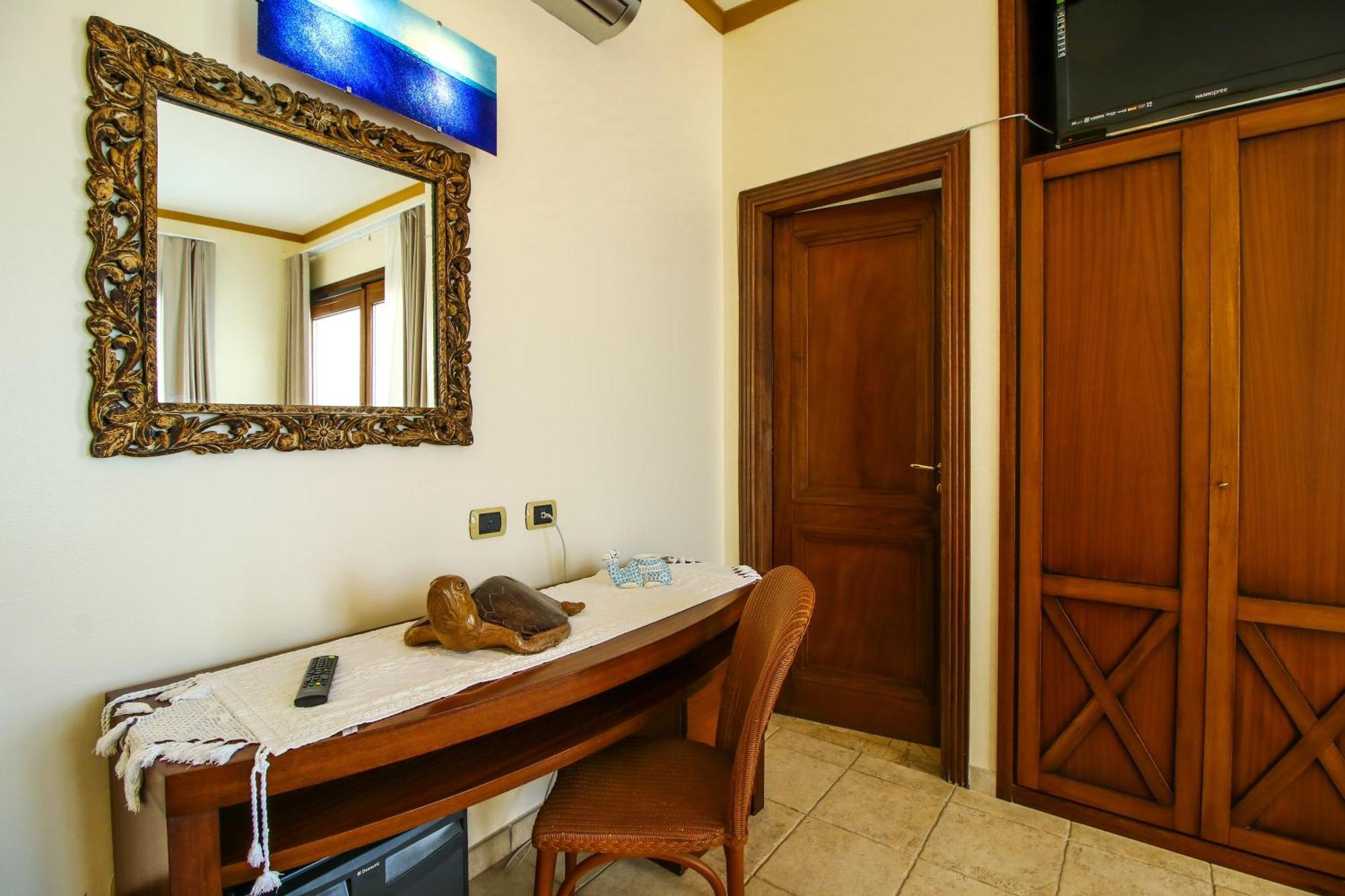 Hotel Il Faro Della Guitgia Tommasino Lampedusa Exterior foto